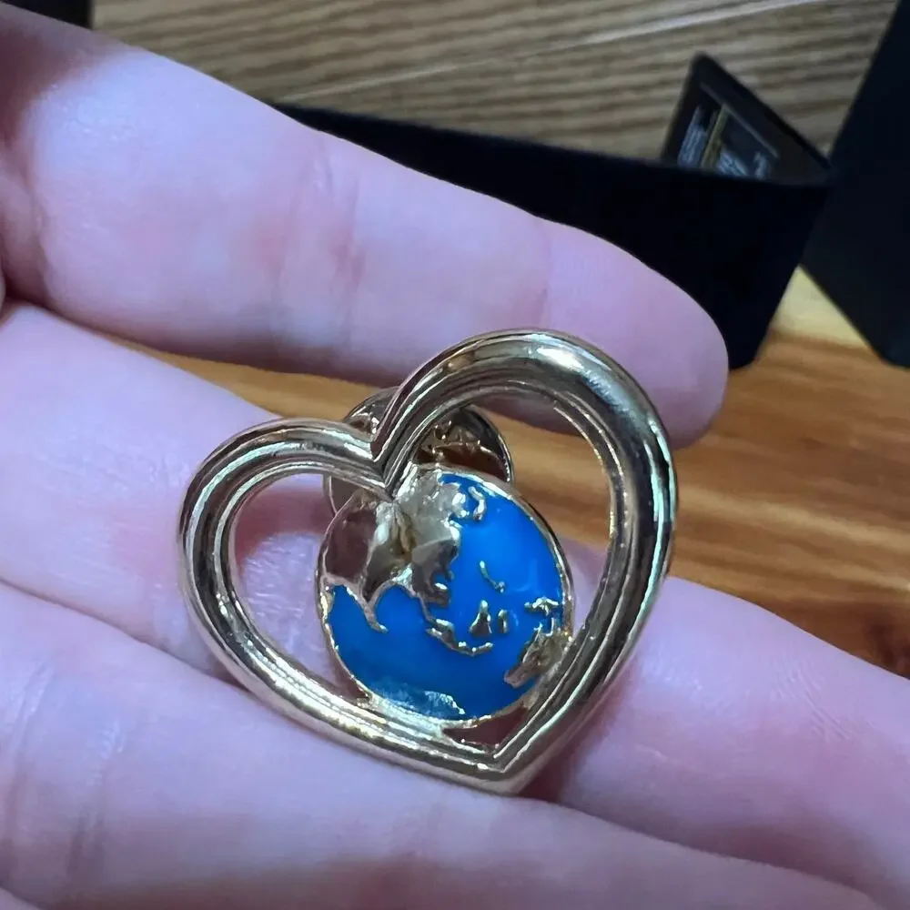 Vintage Lot Brooches Lapel Pins‎ Gold Tone Noahs Ark World Heart Filigree Circle